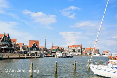 Dijk en haven van Volendam