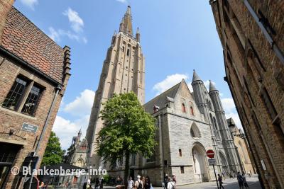Brugge, Onze Lieve Vrouwekerk, Mariastraat