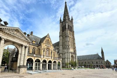 Sint-Maartenskathedraal in Ieper