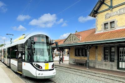 Tram in De Haan richting De Panne