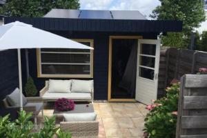 Annadora Beach House Free Parking - 1