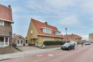 Holiday Beach House - 1