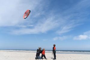 Vrouwenpolder: Einführungskurs Kitesurfen