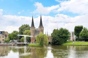 Delft, Historie, Grachten en Delfts Blauw